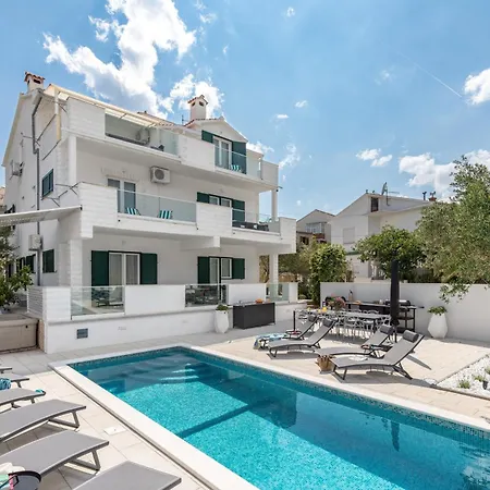 Family-friendly With Swimming Pool Arbanija - Ciovo - 25091 Apartman Trogir