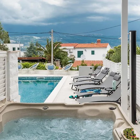 Family-friendly With Swimming Pool Arbanija - Ciovo - 25091 Trogir