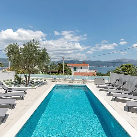 Family-friendly With Swimming Pool Arbanija - Ciovo - 25091 Apartman Trogir
