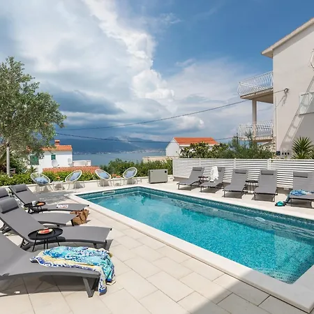 Family-friendly With Swimming Pool Arbanija - Ciovo - 25091
