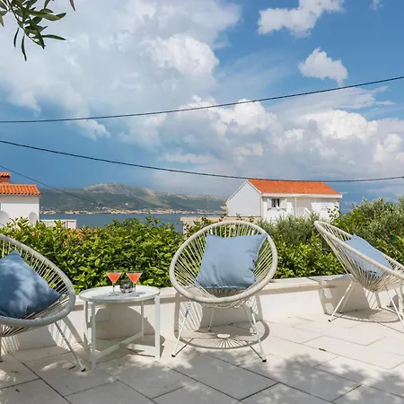 Family-friendly With Swimming Pool Arbanija - Ciovo - 25091