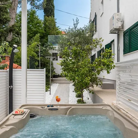 Family-friendly With Swimming Pool Arbanija - Ciovo - 25091 * Trogir
