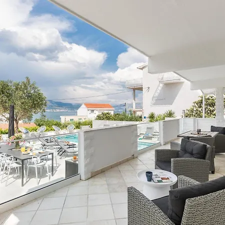 Family-friendly With Swimming Pool Arbanija - Ciovo - 25091 Apartman *