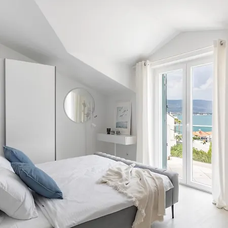 Family-friendly With Swimming Pool Arbanija - Ciovo - 25091 Apartamento Trogir